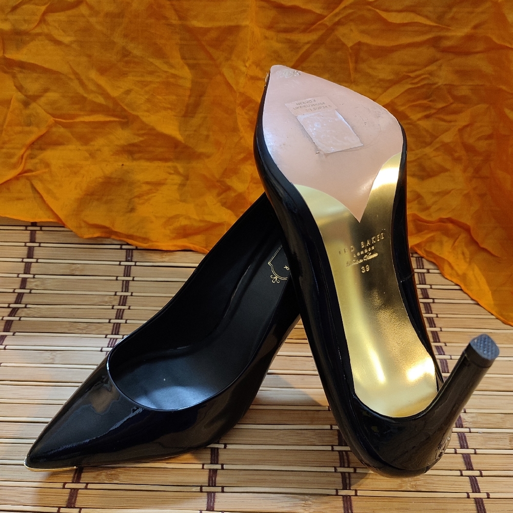 Ted baker heels size 39 black/gold "neevo"